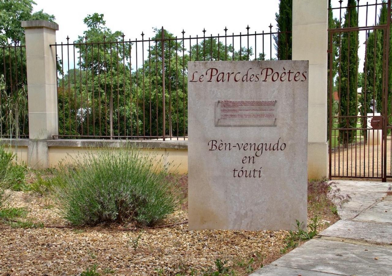 Agreable Maison De Ville Eyragues Ngoại thất bức ảnh
