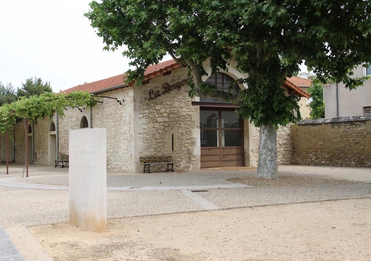 Agreable Maison De Ville Eyragues Ngoại thất bức ảnh