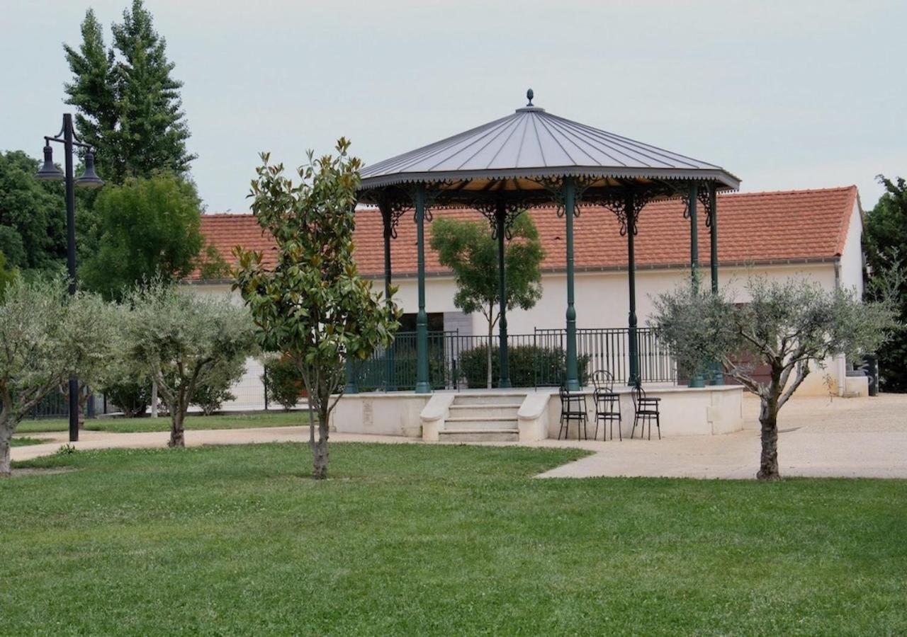 Agreable Maison De Ville Eyragues Ngoại thất bức ảnh